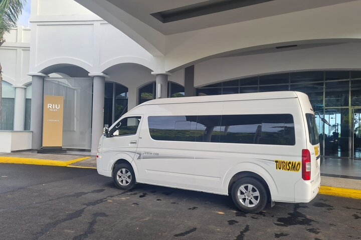 Private Transportation from Liberia Airport to Villas Playa Samara - Photo 1 of 8